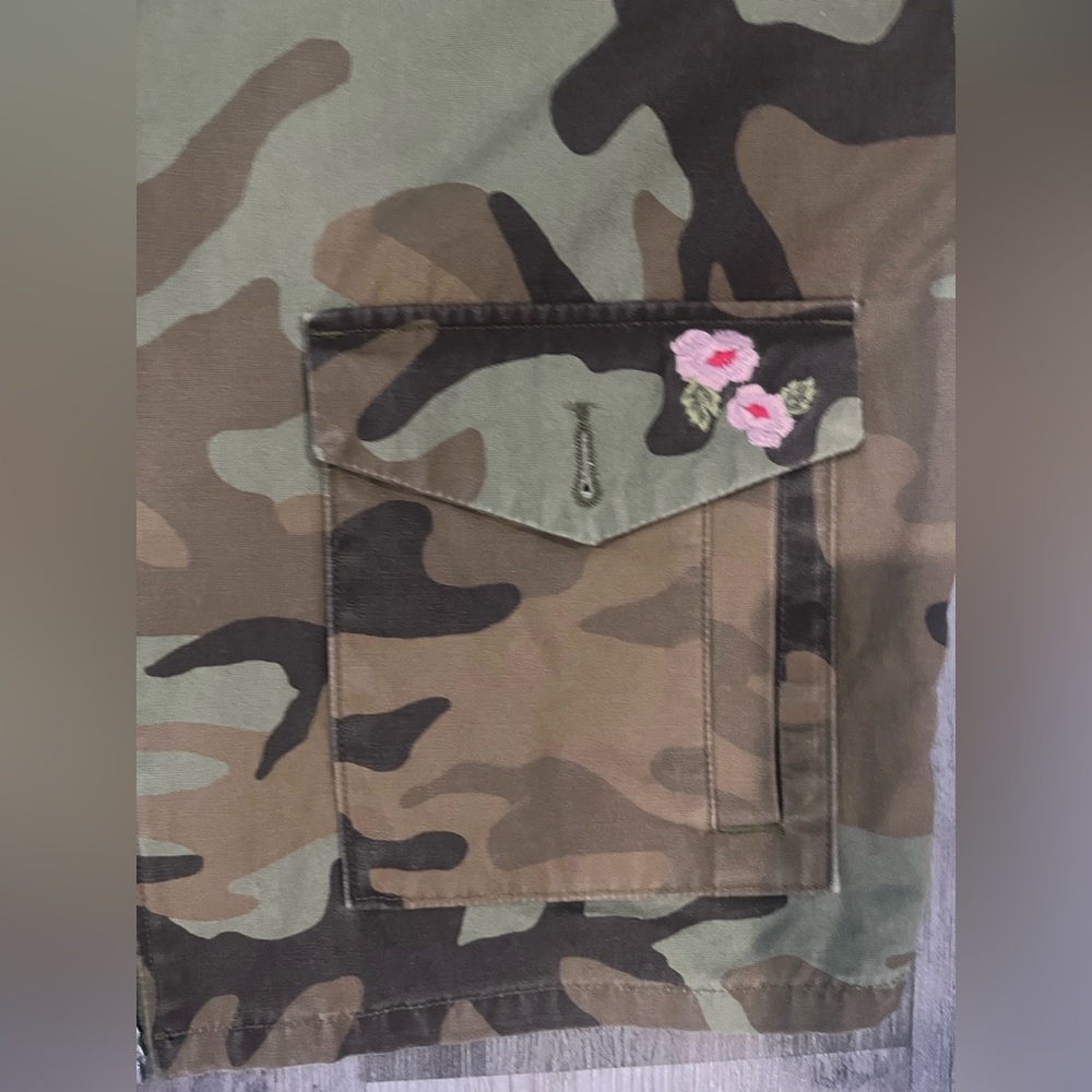 Levi’s camo jacket - Picture 3 of 7